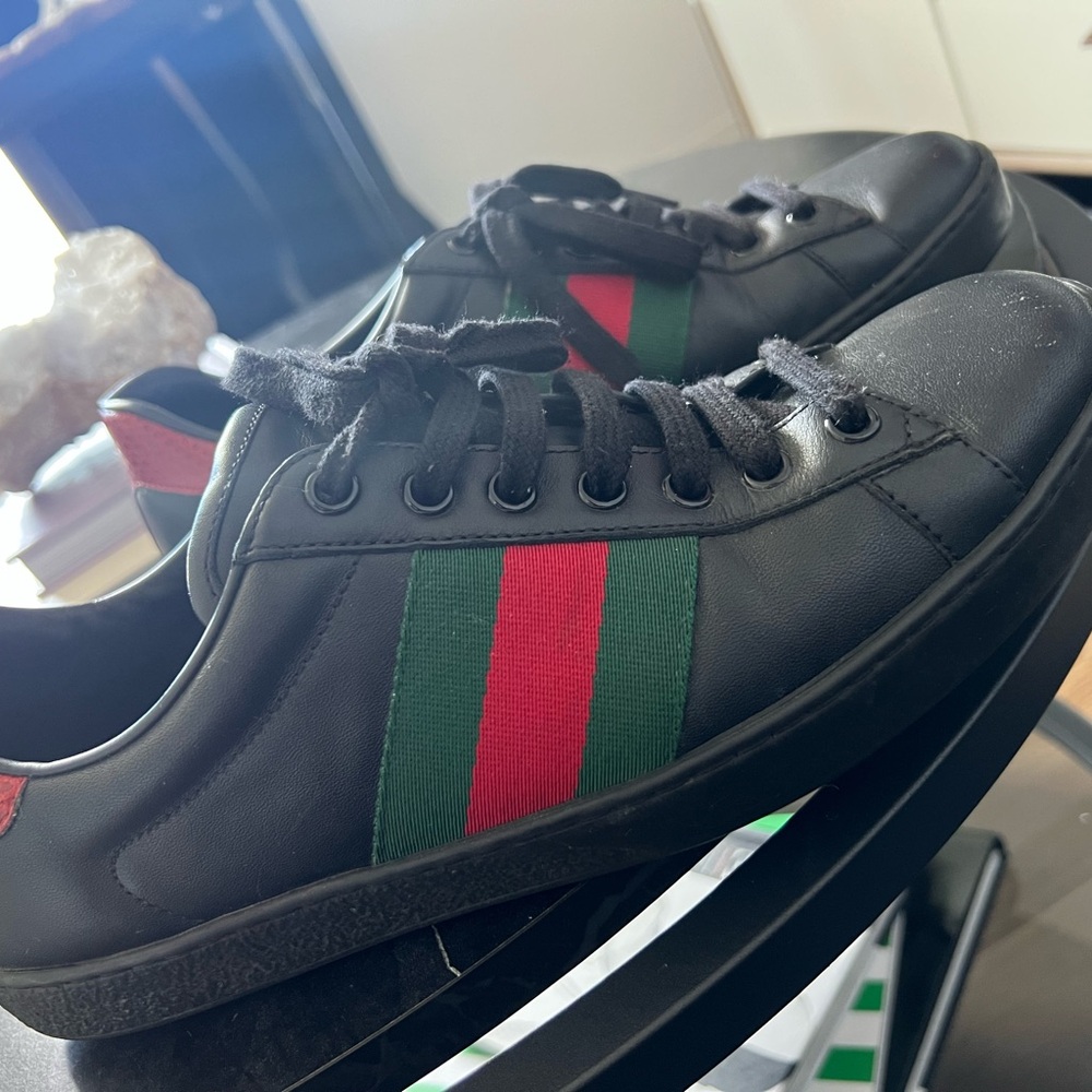 Mens Gucci size 6